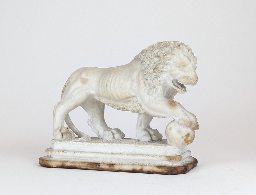 LION MEDICIS en composition de marbre blanc...