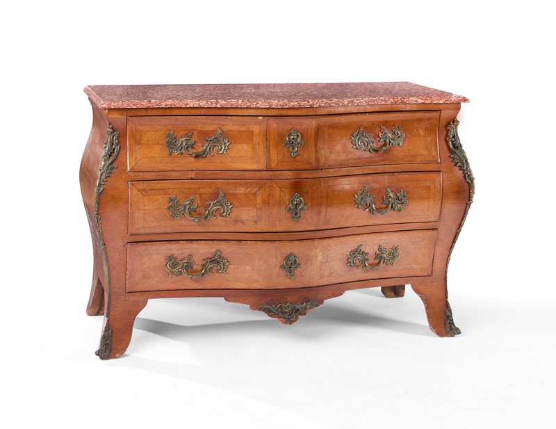 COMMODE TOMBEAU en bois de placage ouvrant...