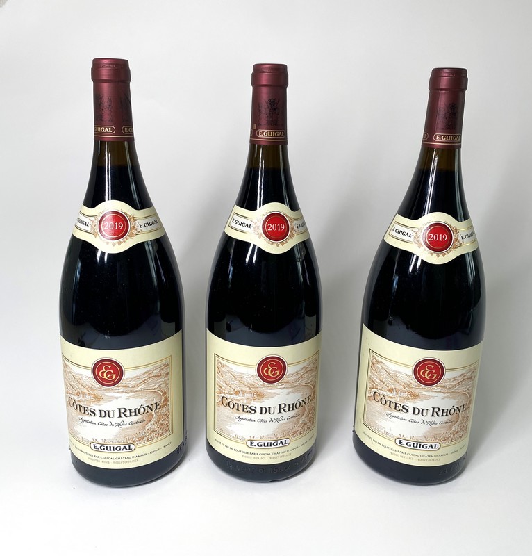 3 Mag. CÔTE DU RHÔNE, CH. D'AMPUIS, mise...