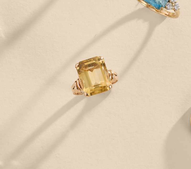 BAGUE en or (750) ornée d'une citrine taille...