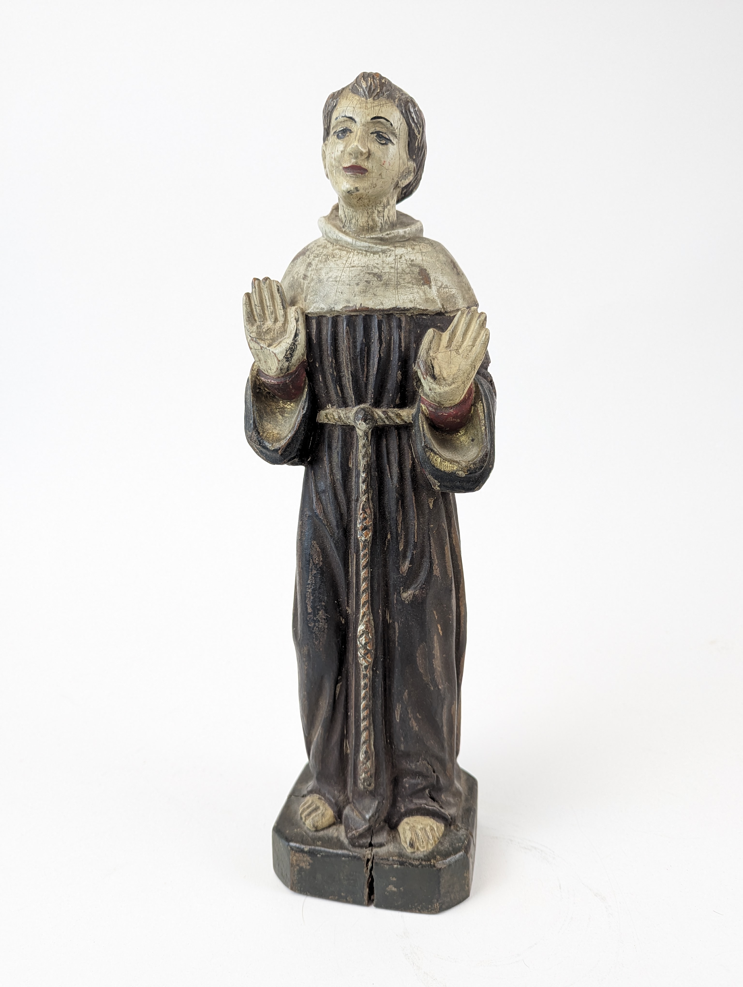 STATUETTE en bois sculpté polychrome figurant...