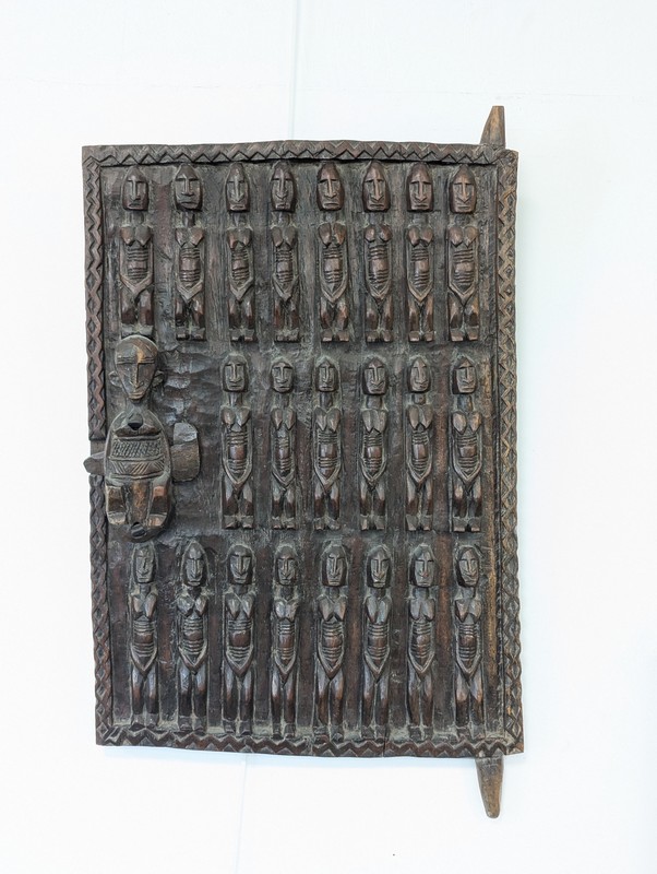 PORTE DOGON rectangulaire en bois sculpté...