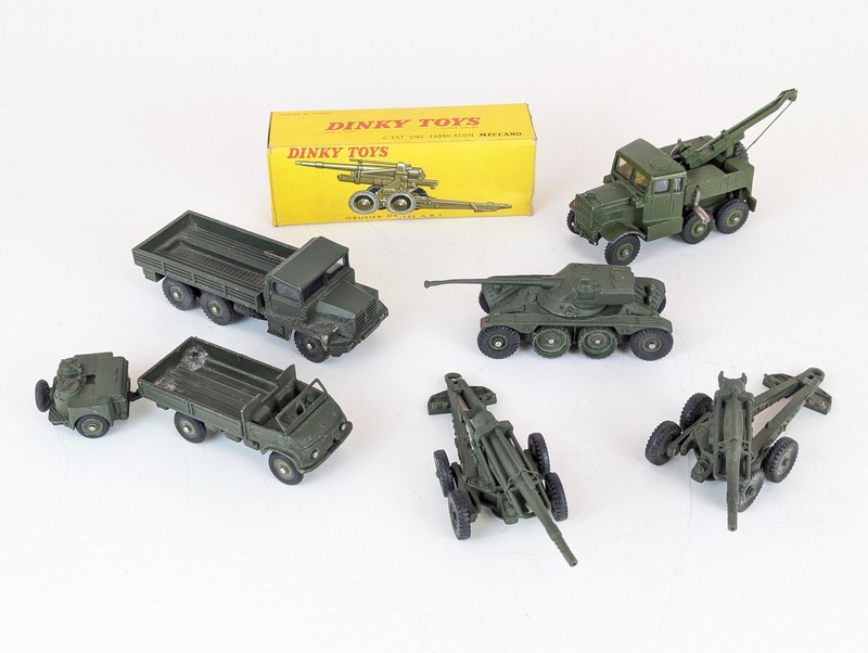 DINKY TOYS - 1/43e