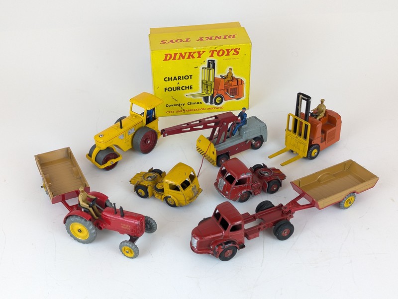 DINKY TOYS - 1/43e