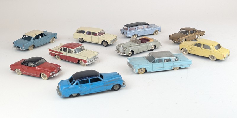 DINKY TOYS - 1/43e