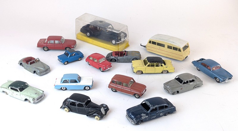 DINKY TOYS - 1/43e