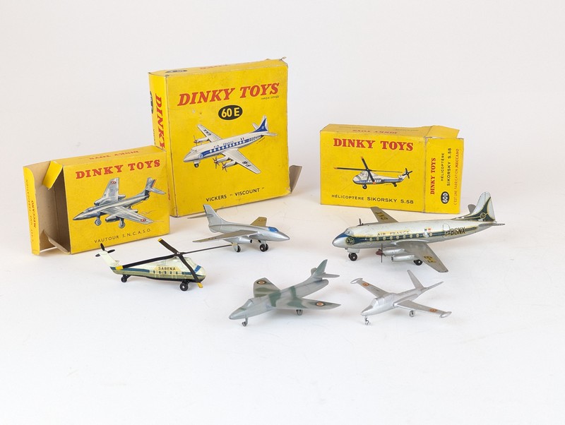 DINKY TOYS