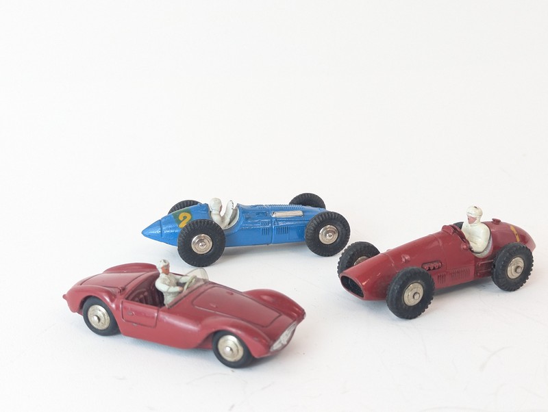 DINKY TOYS - 1/43e