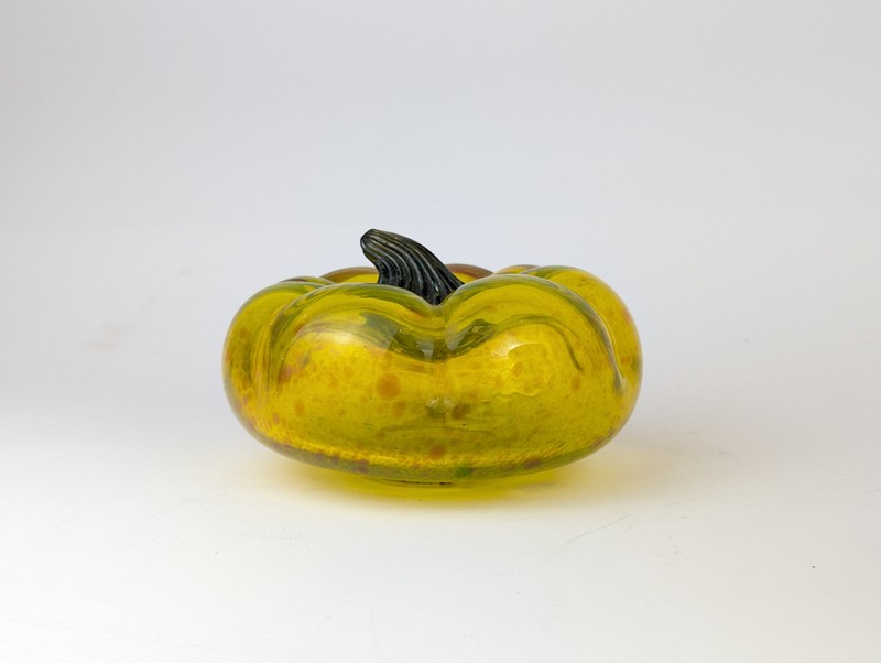 COURGE en verre soufflé teinté jaune-orange....